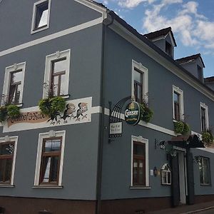 3 Raben - Leoben - Zimmer Fuer Geschaeftsreisende, Urlauber, Monteure Und Handwerker, Polski Pensjonat Austria酒店 Exterior photo