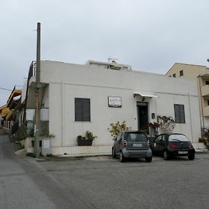 B&B Caffelletto-Papardo-Sperone 墨西拿 Exterior photo