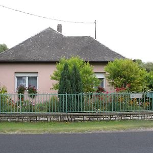 Holiday Home In Balatonfenyves 38166 Exterior photo