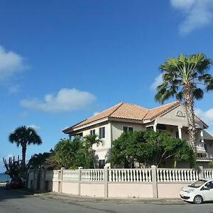 Le Chateau Ocean Villas 奥拉涅斯塔德 Exterior photo