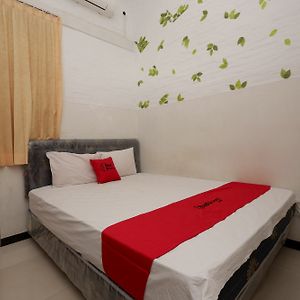 三宝垄 Reddoorz Near Gor Manunggal Jati Majapahit酒店 Exterior photo