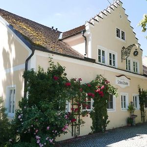 Mengkofen Schloss - Schenke Tunzenberg酒店 Exterior photo