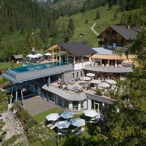 Almwellness-Resort Tuffbad Sankt Lorenzen im Lesachtal Exterior photo