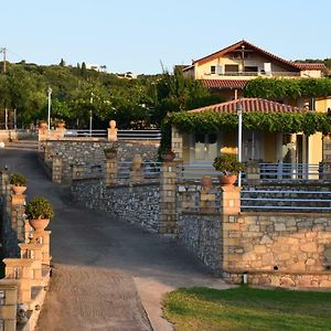 Alexandros Apartments & Αλέξανδρος Villas Kalamaki  Exterior photo