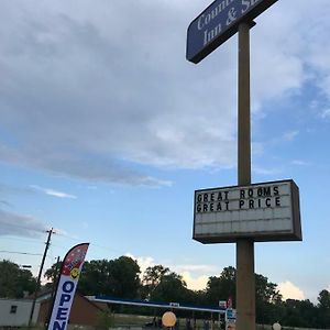 Country Squire Inn And Suites Coshocton Exterior photo