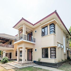 Oyo 1255 Homestay Casa Delray Syariah 苏加武眉 Exterior photo