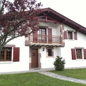 Location D'Une Maison Typique Du Pays Basque Caro  Exterior photo