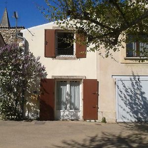 Maison Sous Les Platanes Saint-Pantaléon-les-Vignes Exterior photo