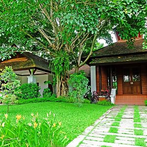 Khum Nakorn Villa 南奔 Exterior photo