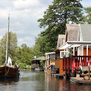 Bootshaus Mecklenburg In Gustrow Am Inselsee Exterior photo