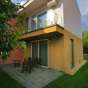 Townhouse On Budapest Border 布道尔斯 Exterior photo