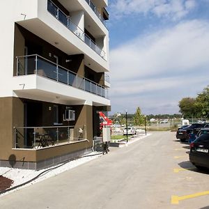 Airport Residence - Across From Otopeni Airport Exterior photo