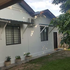 Homestay / Roomstay Muslim Budget Tanjung Malim 丹戎马林 Exterior photo