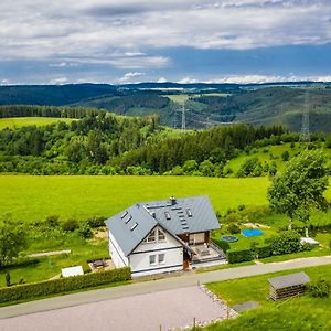 Ferienwohnung Falkenblick Og Im Fh Falkenhohe Oberweißbach Exterior photo