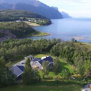 House In The Heart Of The Lyngen Alps With Best View 灵塞德 Exterior photo