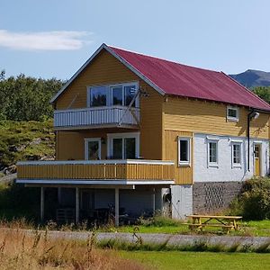 Farmer Apartment Laukvik Exterior photo