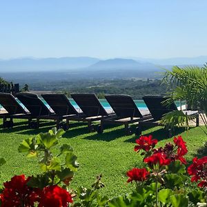 Infinity Pool Near Rome 特雷维那诺罗马诺 Exterior photo