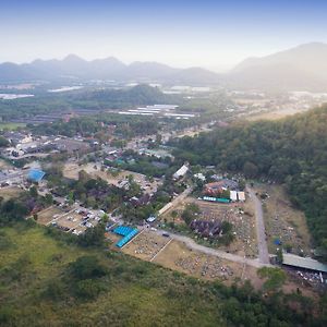 Farada Resort Pak Chong Exterior photo