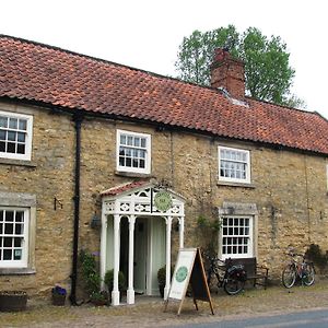 The Coxwold Tearooms And Bed & Breakfast 约克 Exterior photo