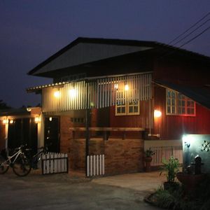Sole & Luna Restaurant And Homestay 清邁 Exterior photo
