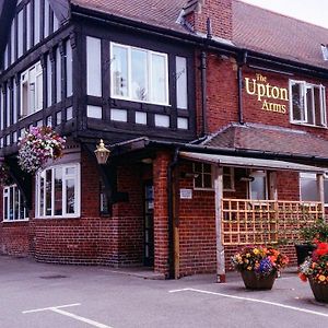 Upton Arms Hotel 庞特佛雷特 Exterior photo