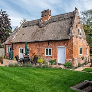 Thatch Cottage - Luxury Norfolk Hideaway 诺里奇 Exterior photo