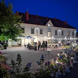 Central Hotel Radziwiliszki Exterior photo