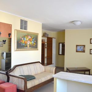 One Bedroom Appartement With Terrace And Wifi At Reggio Calabria 2 Km Away From The Beach Exterior photo