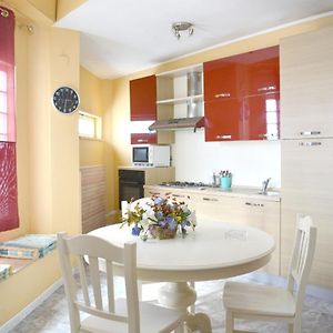 2 Bedrooms Appartement At Reggio Calabria 2 Km Away From The Beach Exterior photo