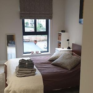 1 Double Guest Bedroom In My Home North Leeds 霍斯福斯 Exterior photo