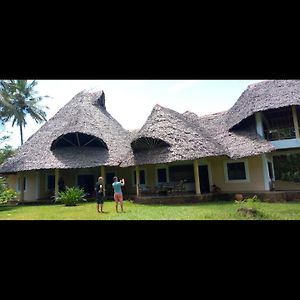 Diani Beach-Villa Kirsch Galu Exterior photo