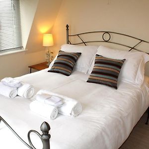 Cotswolds Valleys Accommodation - Exclusive Use Character One Bedroom Family Holiday Apartment 斯特劳德 Exterior photo