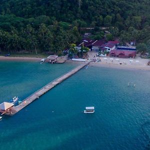 Pangulatan Beach Resort 爱妮岛 Exterior photo