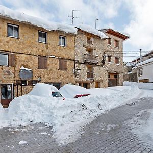 Welcoming Apartment In Gudar With Terrace Exterior photo