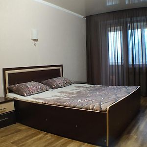 Апартаменты В Центре Металлургов 27 Kr Apartments 克里沃罗格 Exterior photo