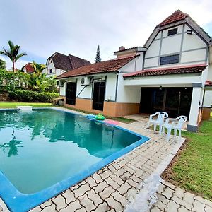 A Famosa Resort Villa With Private Pool By Beestay 10 Pax 亚罗牙也 Exterior photo