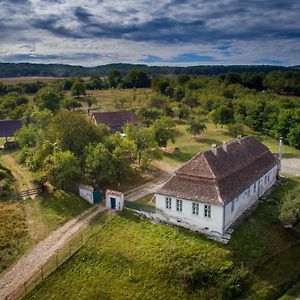 Kinderuni Bekokten Barcut Exterior photo