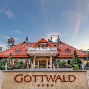 Hotel Gottwald 塔塔 Exterior photo