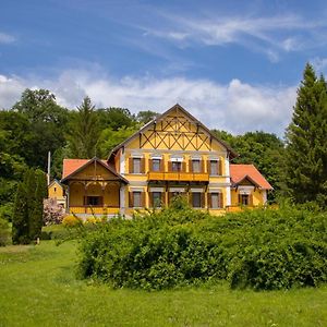 SzentlaszloBiedermann Vadaszkastely Sasret住宿加早餐旅馆 Exterior photo