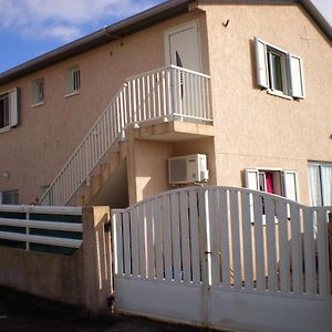 Appartement De 2 Chambres Avec Vue Sur La Mer Balcon Amenage Et Wifi A Le Tampon 勒唐蓬 Exterior photo