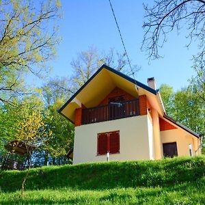 Lovely Holiday House With Big Private Garden 特美好 Exterior photo